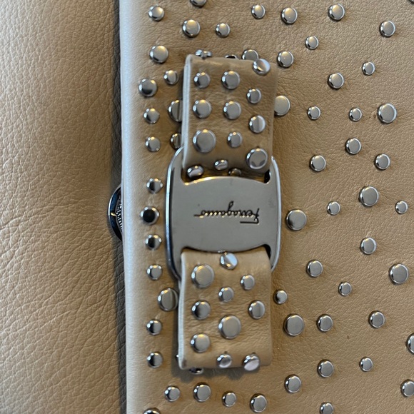 Salvatore Ferragamo Ginny Bag - Picture 8 of 14
